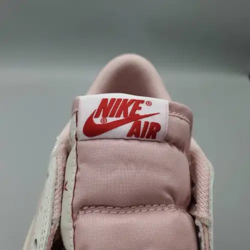 Travis Scott x Air Jordan 1 Low OG SP 'Sail  Air Jordan 1 Shy Pink'