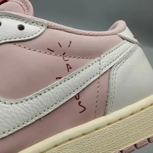 Travis Scott x Air Jordan 1 Low OG SP 'Sail  Air Jordan 1 Shy Pink'