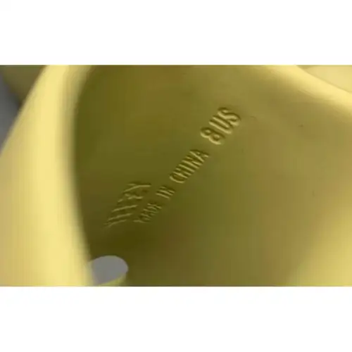 Yeezy Yeezy Slides Slides 'Resin'