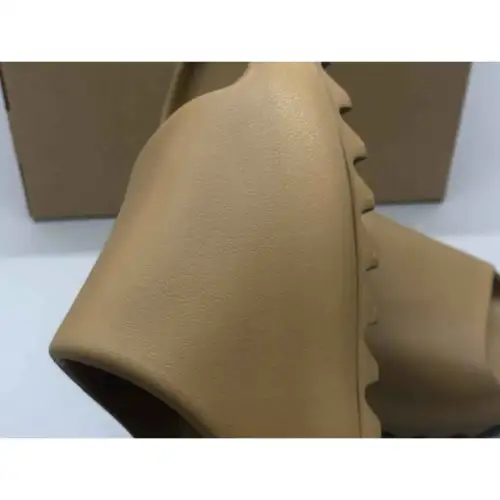 Yeezy Slides 'Ochre'