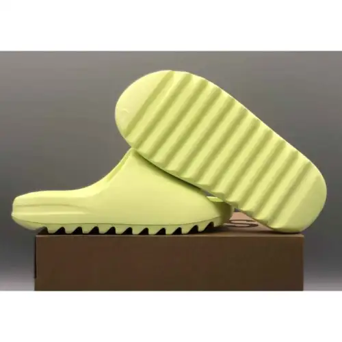 Yeezy Slide Slide 'Glow Green' 2022