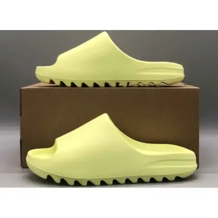 Yeezy Slide Slide 'Glow Green' 2022