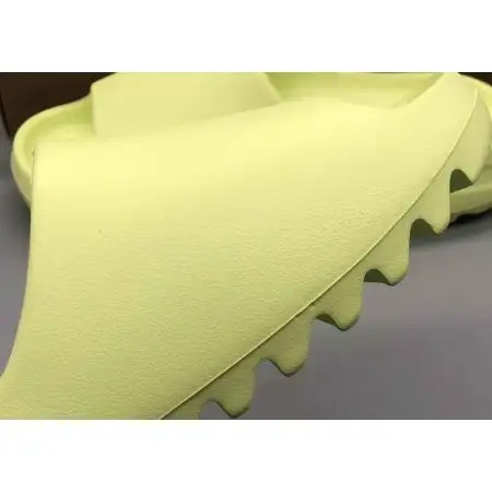 Yeezy Slide Slide 'Glow Green' 2022