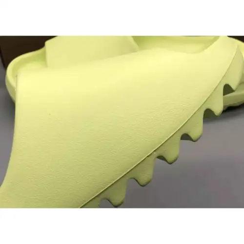 Yeezy Slide Slide 'Glow Green' 2022