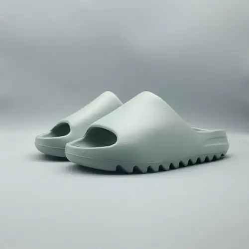 Yeezy Slides Yeezy Slide 'Salt'