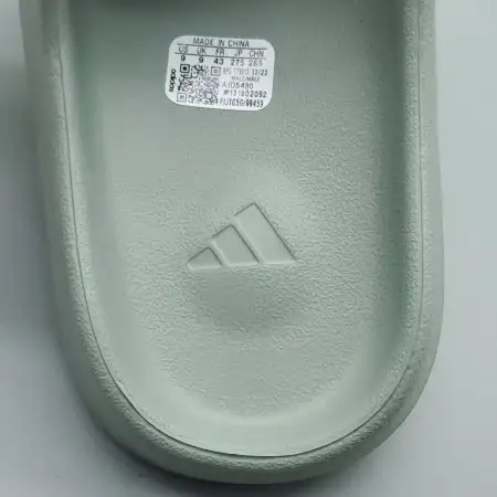 Yeezy Slides Yeezy Slide 'Salt'