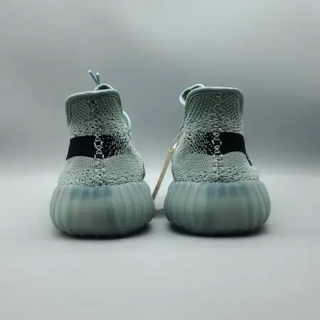 Yeezy Boost 350 Yeezy. Yeezy 350 V2 V2 'Salt'