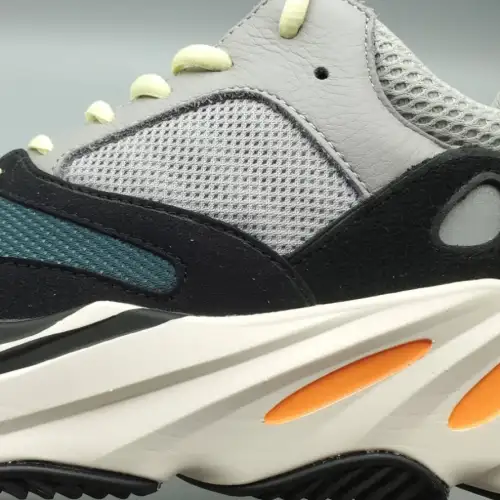 Yeezy Boost 700 Yeezy 'Wave Runner'