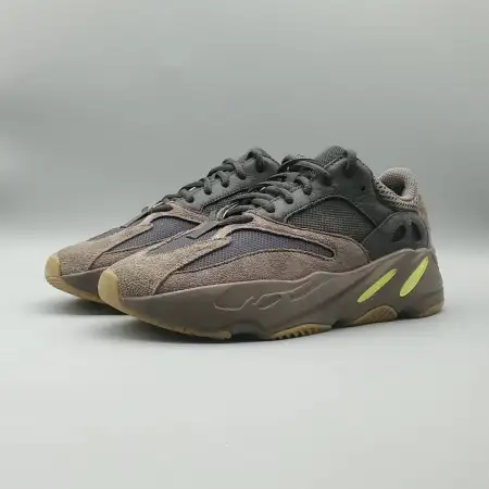 Yeezy Boost 700 'Mauve' 24C181314