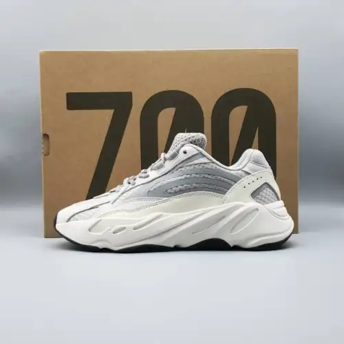 Yeezy Boost 700 Yeezy V2 'Static'