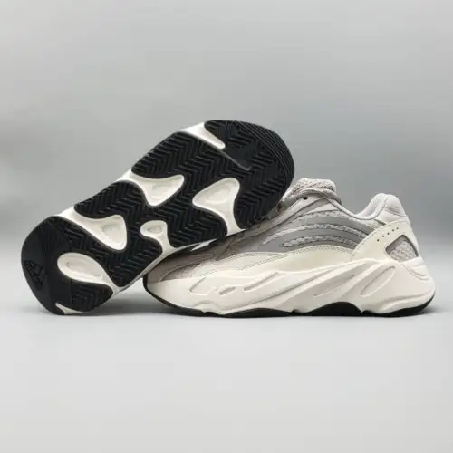 Yeezy Boost 700 Yeezy V2 'Static'