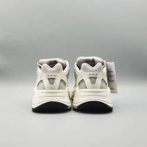 Yeezy Boost 700 Yeezy V2 'Static'