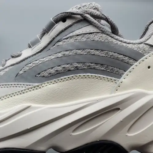 Yeezy Boost 700 Yeezy V2 'Static'