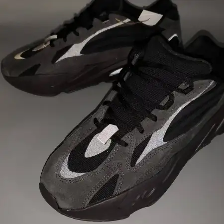 Yeezy Boost Yeezy 700 V2 700 V2 'Vanta'