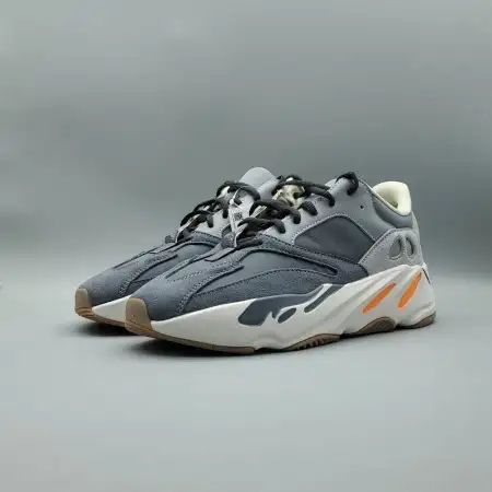 Yeezy Boost 700 'Magnet' 09E087