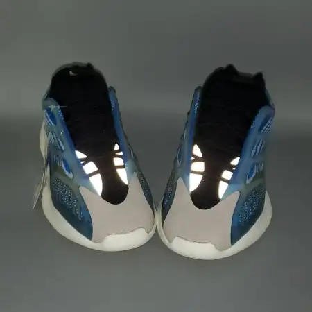 Yeezy 700 V3 Yeezy 700 V3 'Arzareth'
