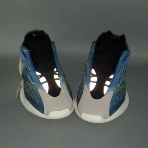 Yeezy 700 V3 Yeezy 700 V3 'Arzareth'