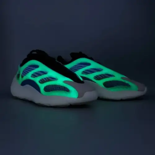 Yeezy 700 V3 Yeezy 700 V3 'Arzareth'