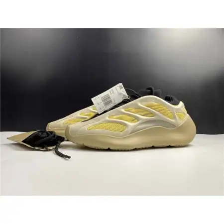 Yeezy 700 V3 'Safflower' F956C851