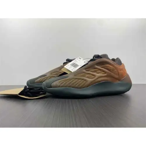 Yeezy 700 V3 Yeezy 700 V3 'Copper Fade'