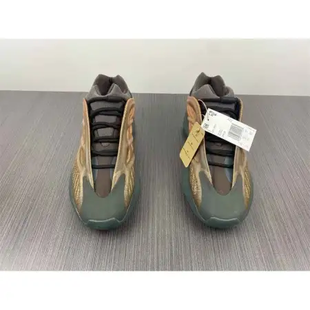 Yeezy 700 V3 Yeezy 700 V3 'Copper Fade'