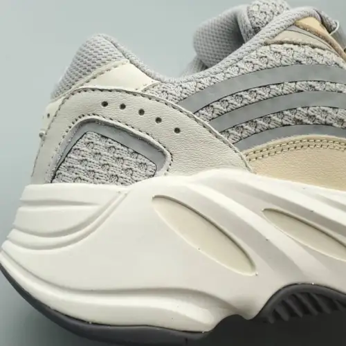 Yeezy Boost Yeezy 700 V2 700 V2 'Cream'