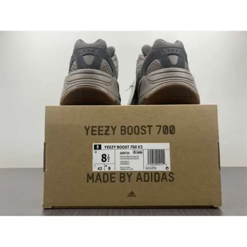 Yeezy Yeezy 700 V2 Boost 700 V2 'Mauve'