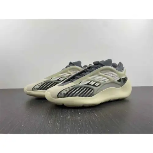 Yeezy 700 V3 Yeezy 700 V3 'Fade Salt'