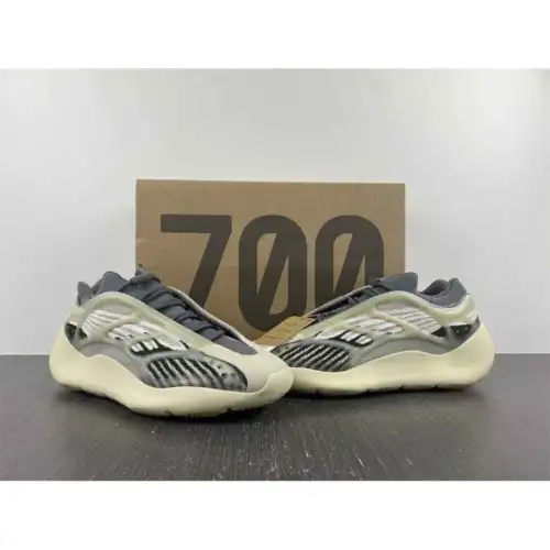 Yeezy 700 V3 Yeezy 700 V3 'Fade Salt'